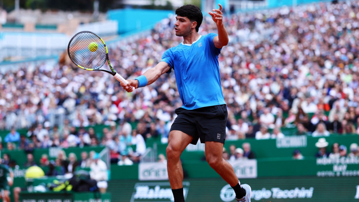 Карлос Алкарас лекува травма в китката.