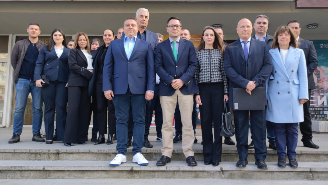 "Прогресивна България" регистрира листата си в Стара Загора