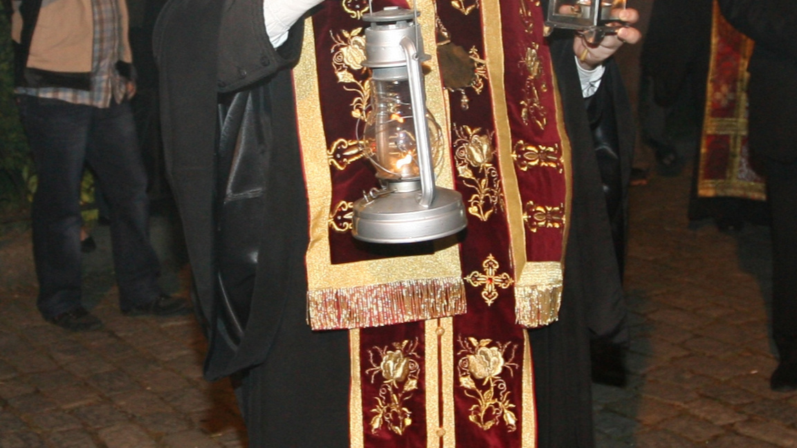 Гърция е в очакване на Благодатния огън