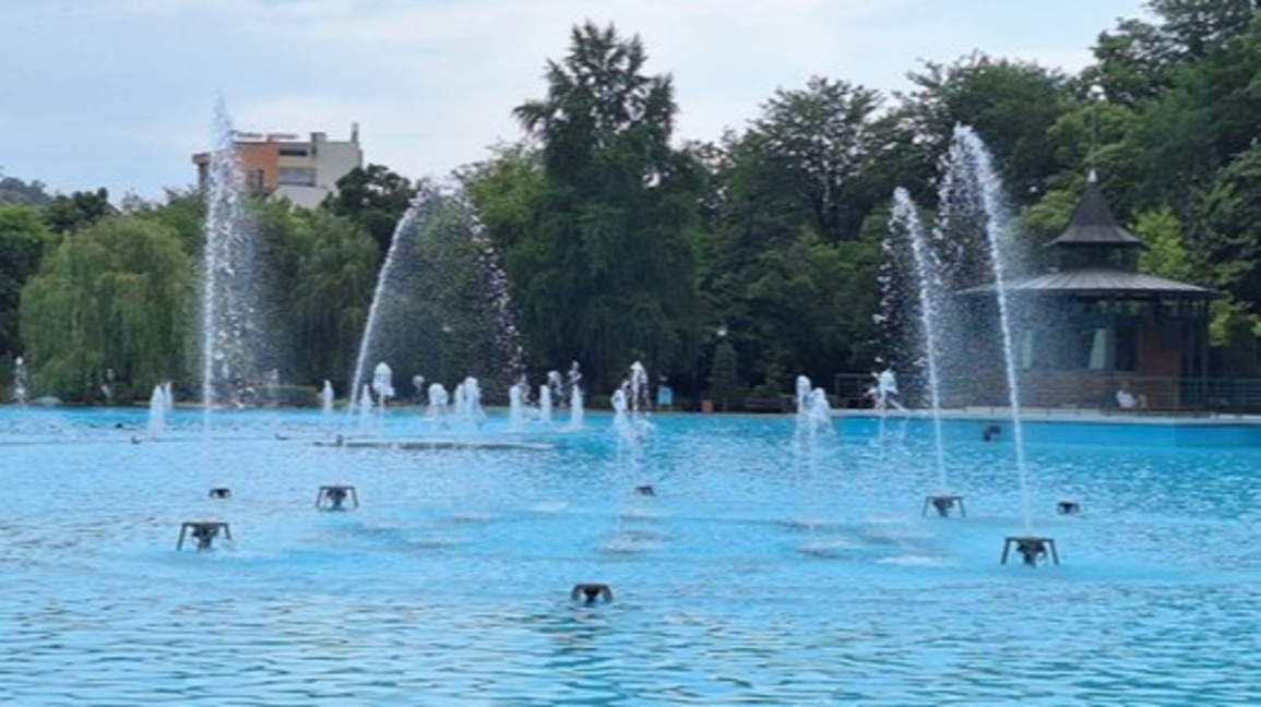 Опасна жега и летни бури се редуват в събота