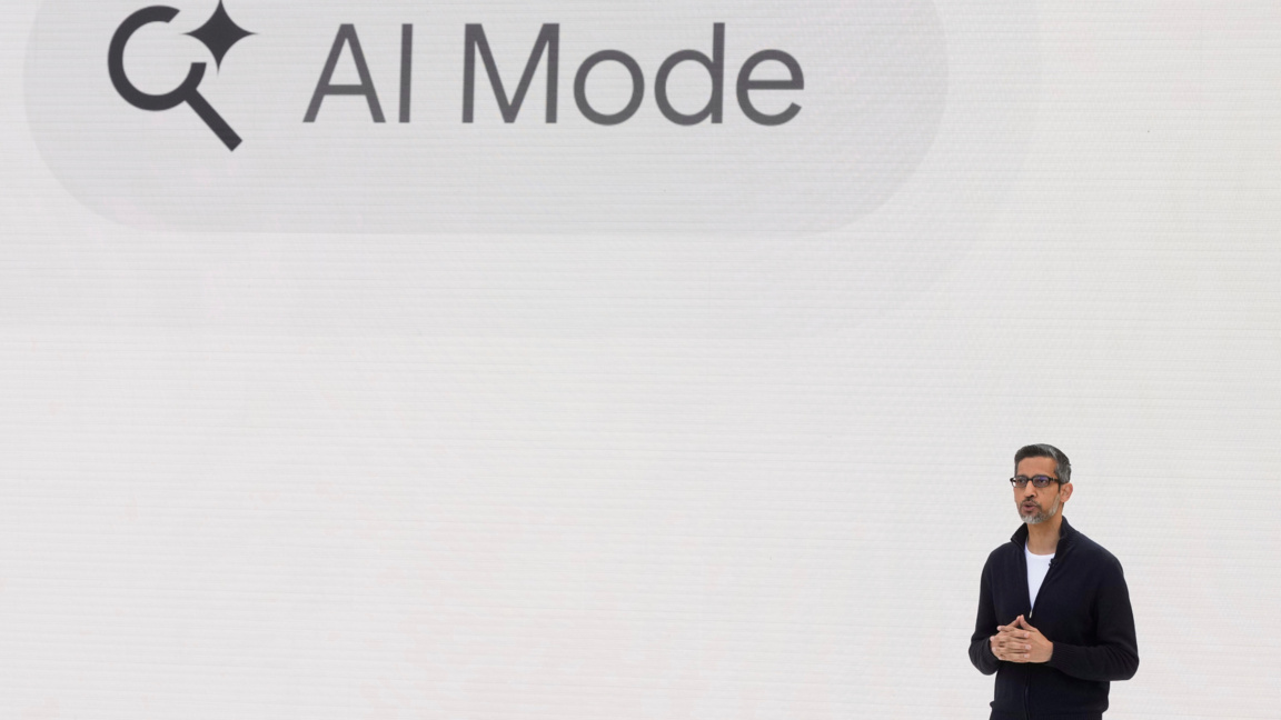 Главният изпълнителен директор на Alphabet Сундар Пичай говори на събитието Google I/O в Маунтин Вю, Калифорния, архив, май 2025 г.