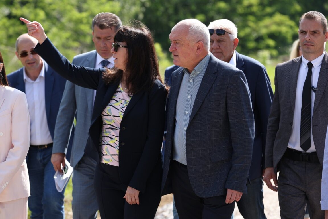 Главчев даде старт на разчистването на терена за Националната детска болница