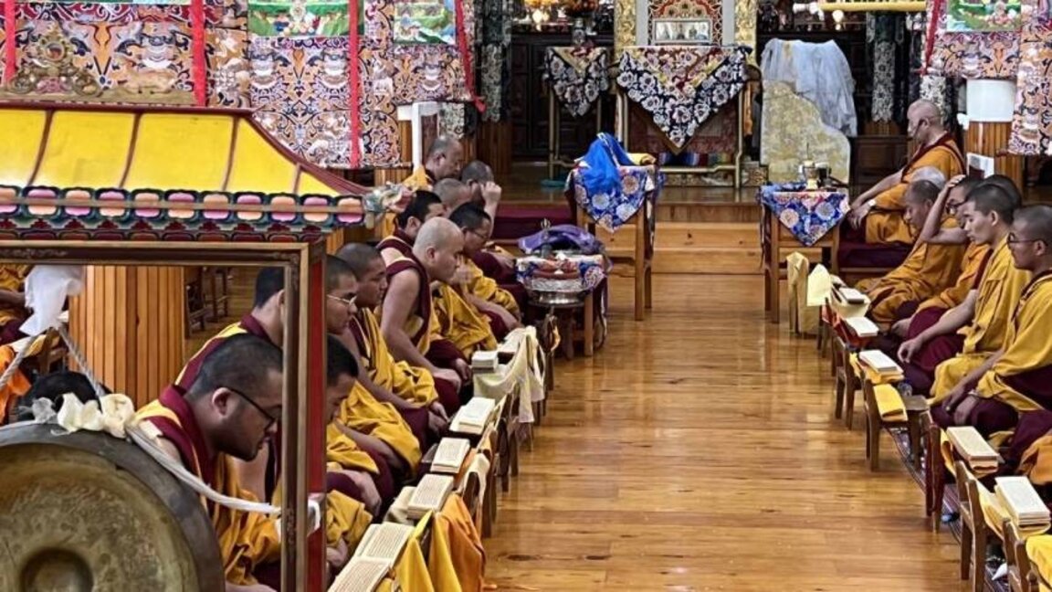 Monjes del Dalái Lama presentan la cultura del Himalaya en Burgas