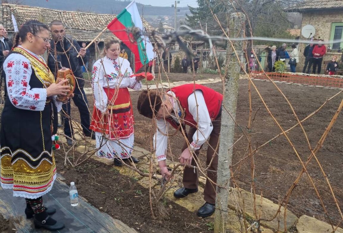Празник посветен на Трифон Зарезан в село Делчево