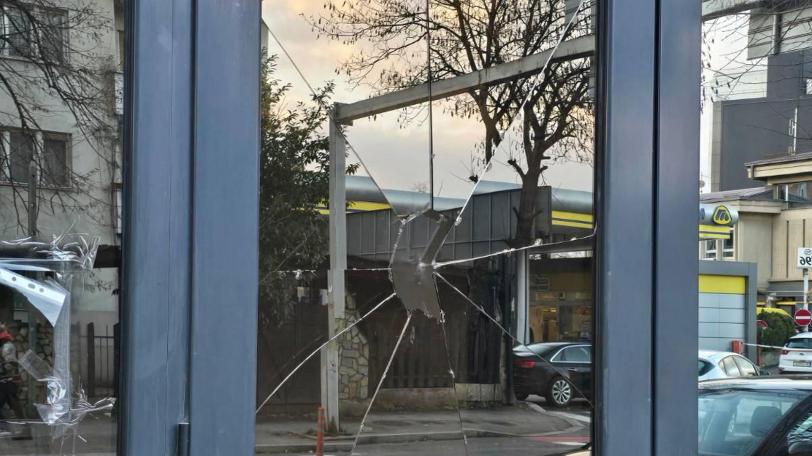 На 11 януари т.г., неизвестно лице е извършило нападение над българското посолство в Скопие.