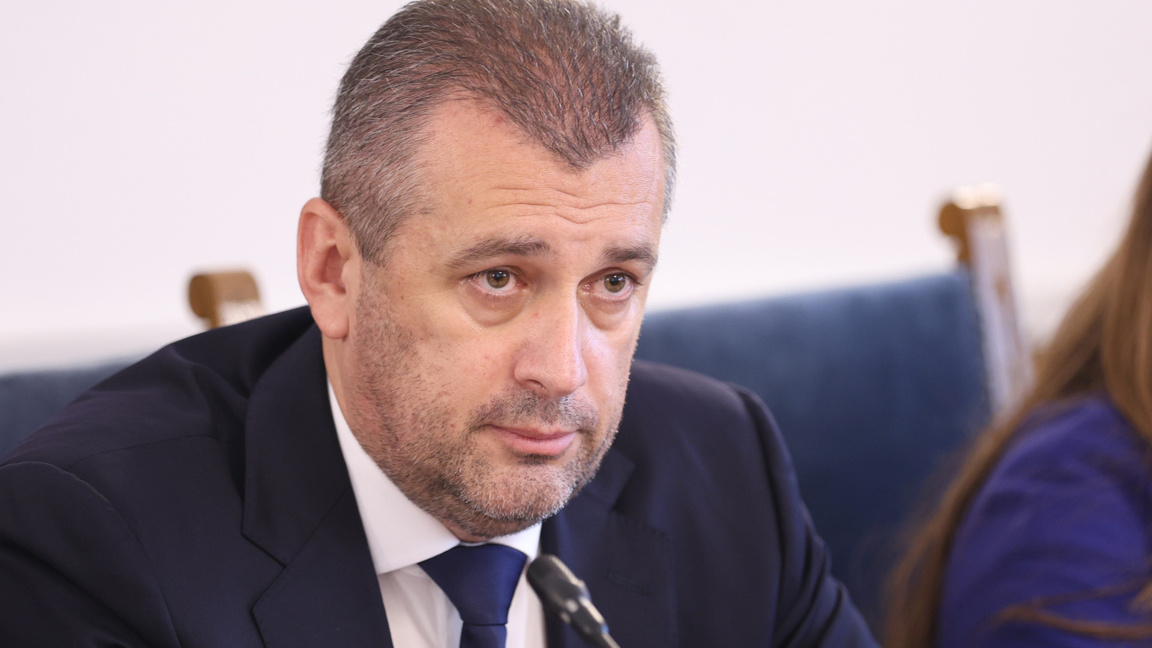 Minister Peev: Less than half of all passenger carriages are air-conditioned