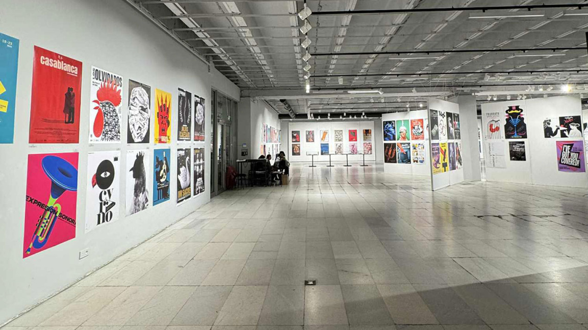 "Твърде плакатно" от Анна Симеонова