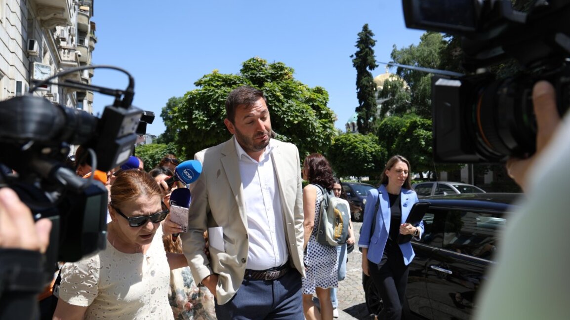 Никола Барбутов