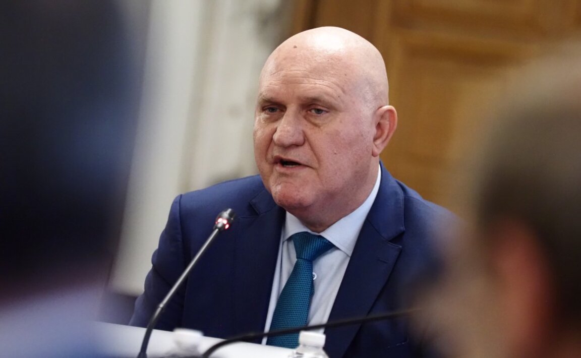 Учители, директори и депутати поискаха радикална реформа в образованието