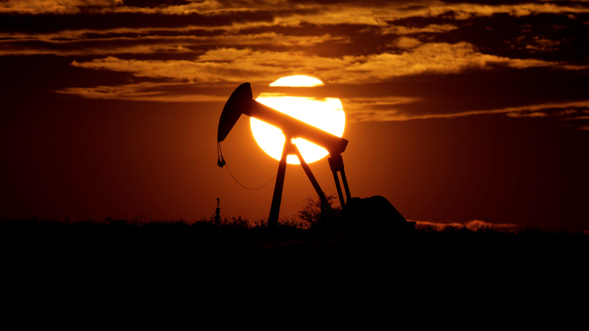 Петролът рязко поскъпна