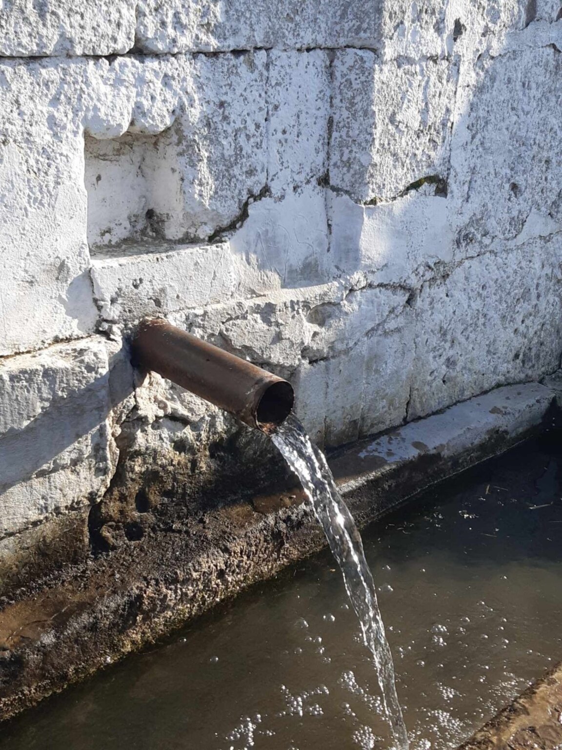 Три чешми с негодна вода