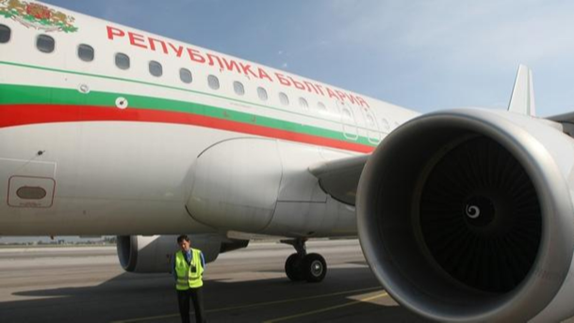 Два полета с евакуирани българи от ОАЕ кацнаха в София