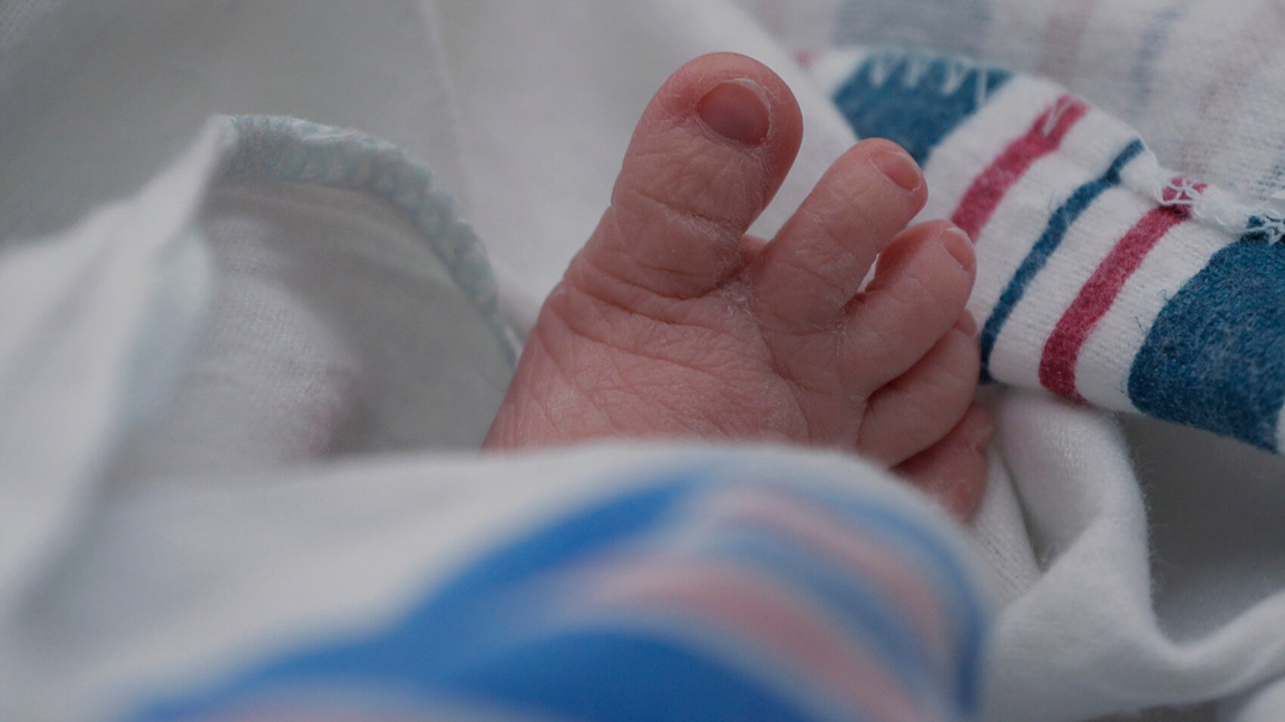 Ройтерс: На бебе, задържано в САЩ, са отказани медицински грижи