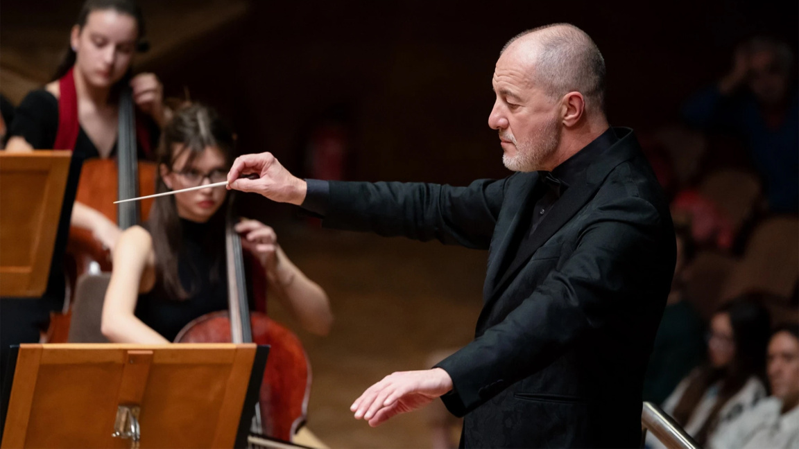 Rosen Milanov va dirija Orchestra Simfonică din Columbia la Carnegie Hall