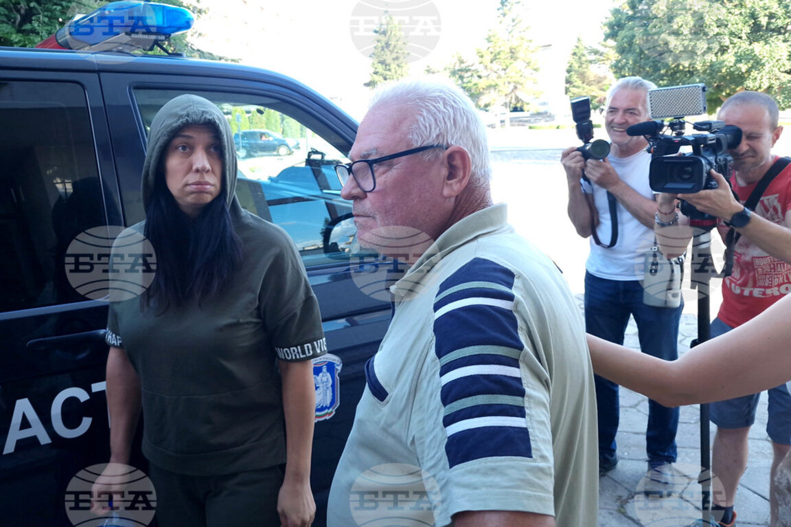 Пуснаха под гаранция обвиняемите за незаконната фабрика за цигари край Момково