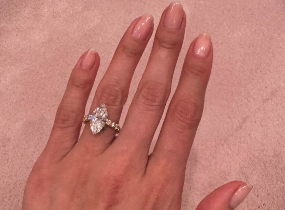 Селена Гомес обяви годежа си с Бени Бланко