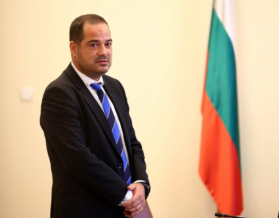 Вътрешният министър след отказа на Радев да освободи Тодоров: Ще работим трудно!