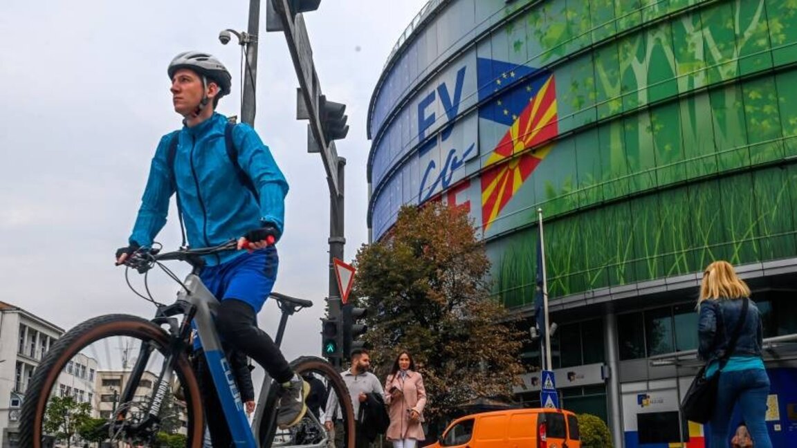 Киселова: Договорите са между ЕК и РСМ, България не е част от процеса