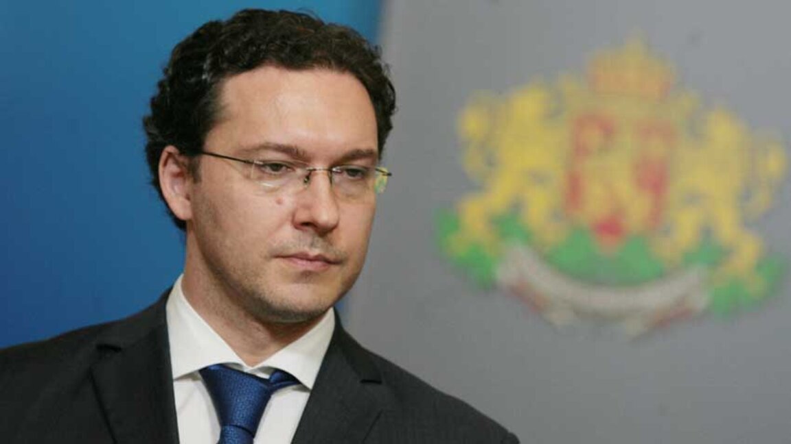 Даниел Митов: Бавенето на рокадата в МВнР застрашава изборите в чужбина