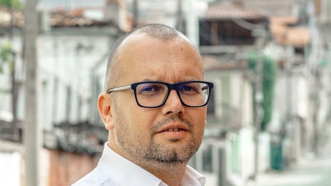 Një jetë mes dy kulturave: Ju prezantojmë z. Ervis Taluri