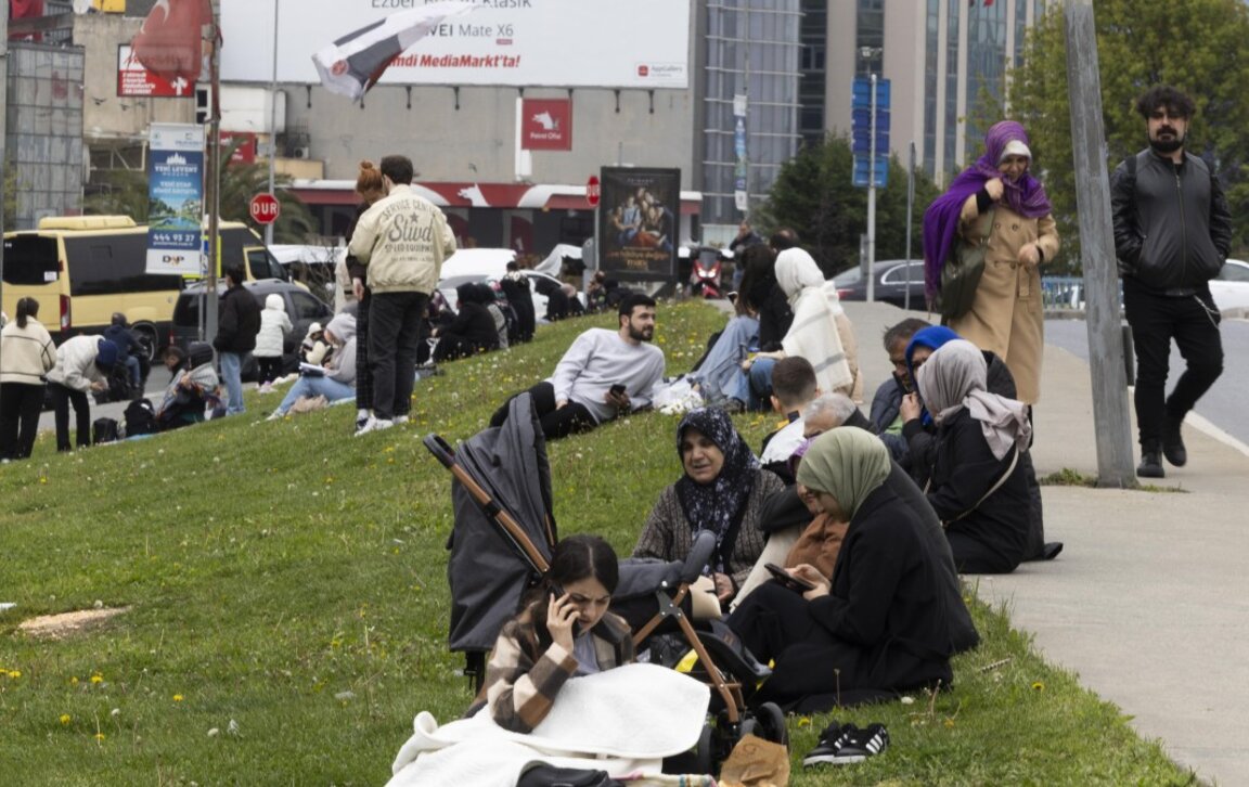 Много от жителите на Истанбул не смеят да се приберат у дома, 23 април 2025 г.