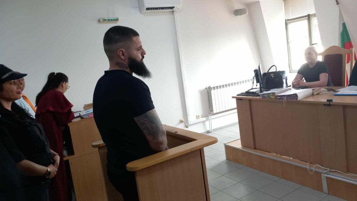 Обвиняемият по делото "Дебора" е в критично състояние