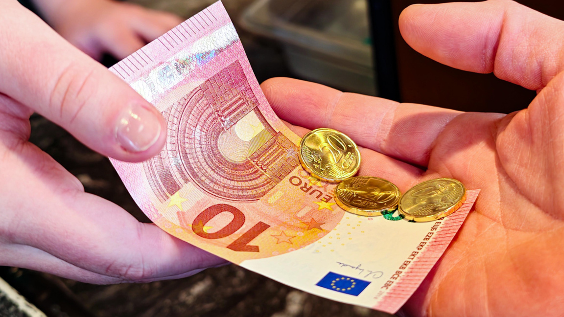 14 акта заради еврото наложи КЗП в Пловдив, Пазарджик и Смолян