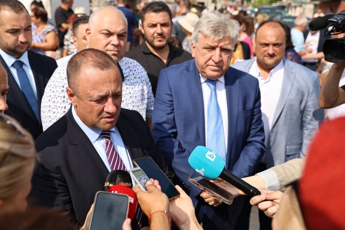 Министрите Иван Иванов и Манол Генов в Йоаким Груево.