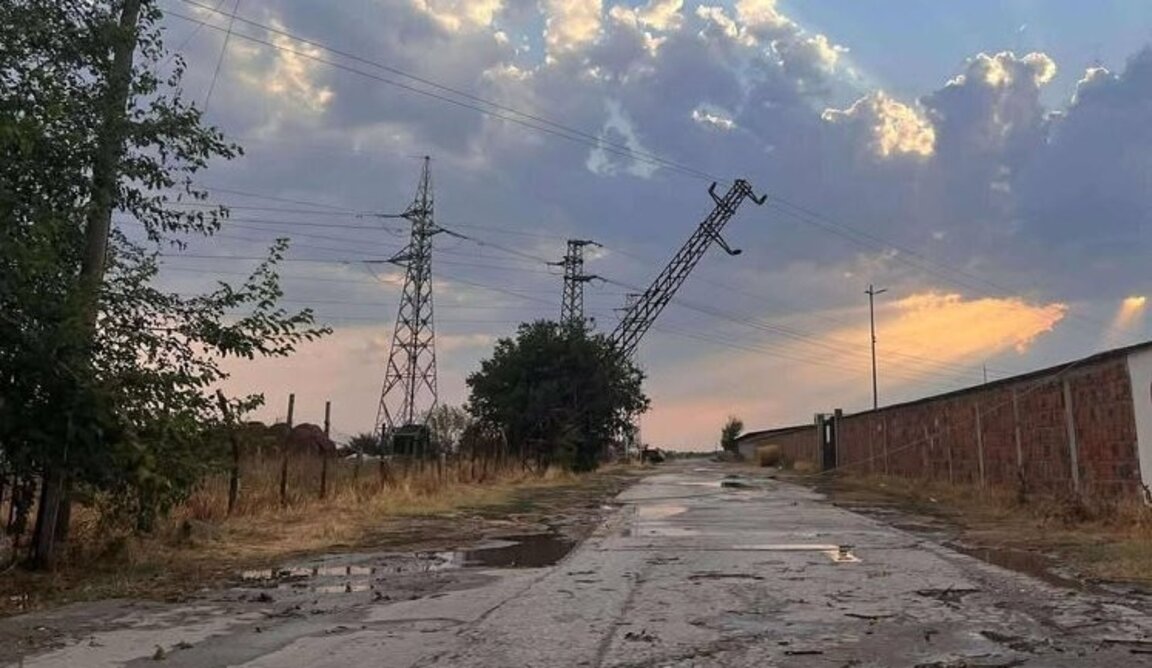 Продължава отстраняването на ел. аварията в Раковски