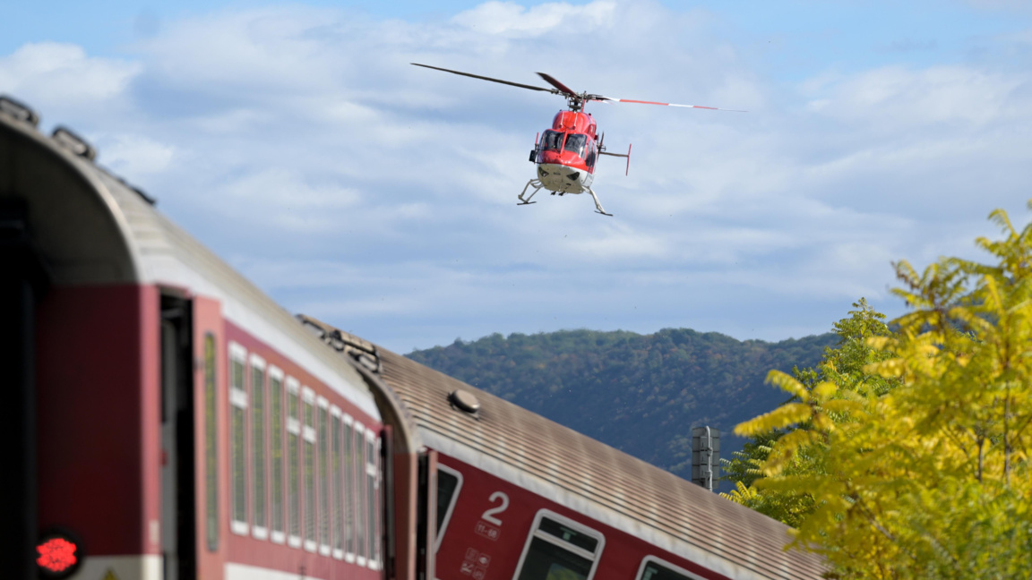 Един човек е загинал и 21 са ранени при катастрофа с влак в Словакия