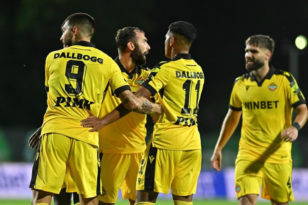 Ботев обърна Берое с 2:1 за първи успех за сезона