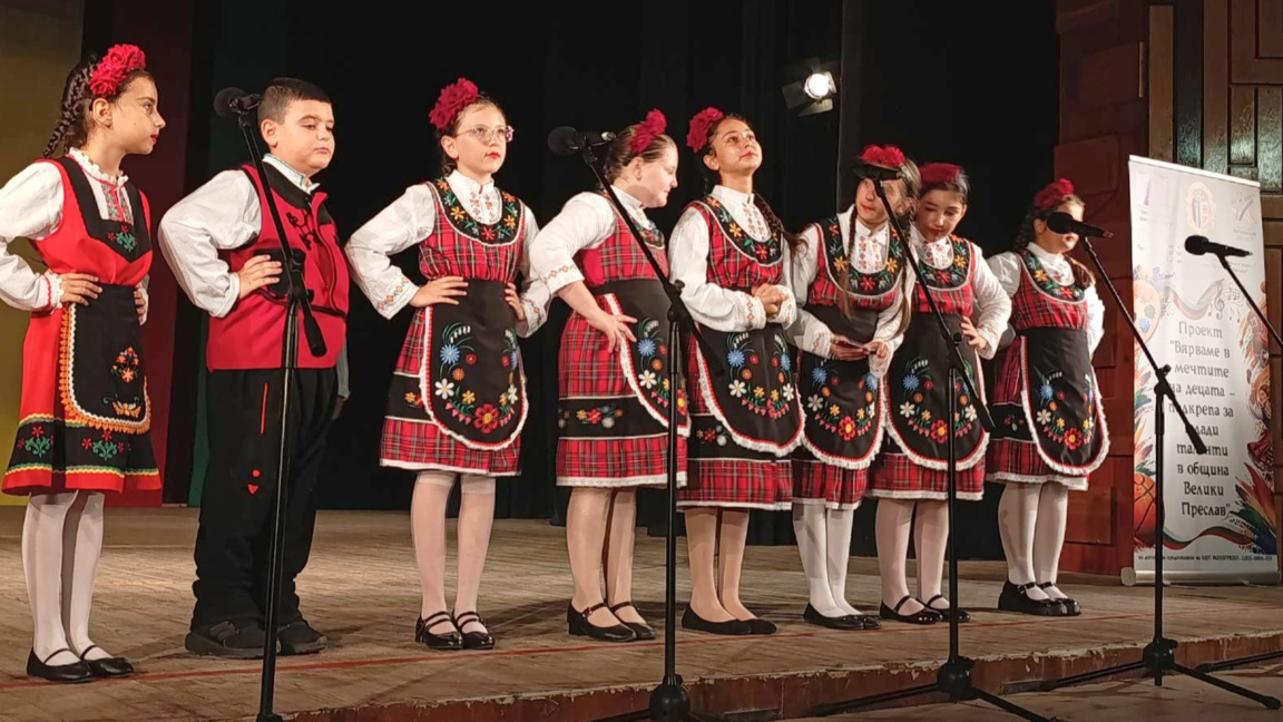 „Радула“ събра над 100 изпълнители