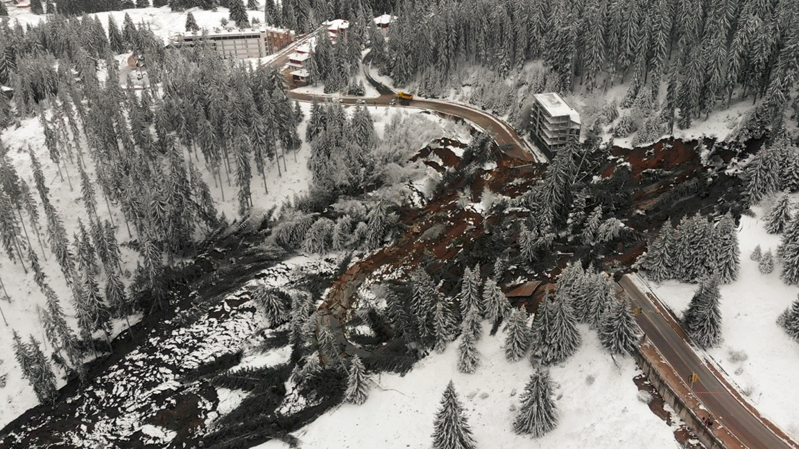 Un glissement de terrain a fermé pour des mois la route Smolyan-Pamporovo
