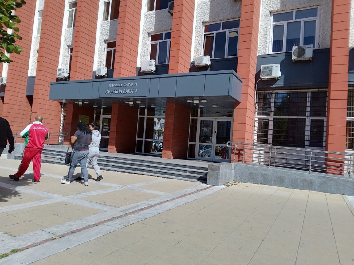 В Перник искат най-тежки присъди за двамата, заснемали клипове с убиване на животни