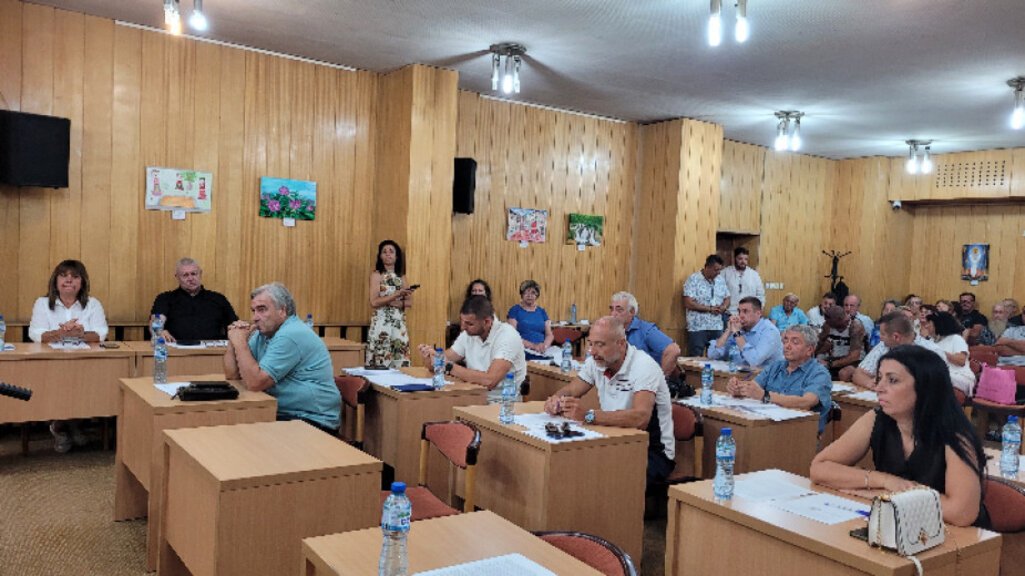 В Средец обсъждат отново проекта за фотоволтаичен парк край Дюлево