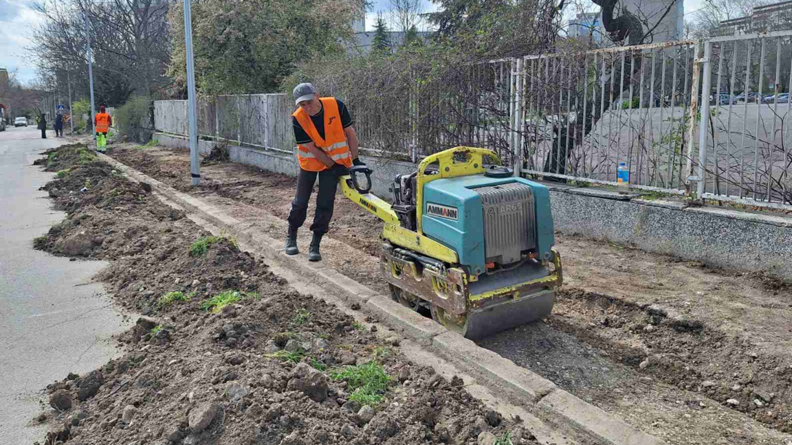 Ул. "Рупи" в кв. "Чайка" светва с нови лампи преди Великден