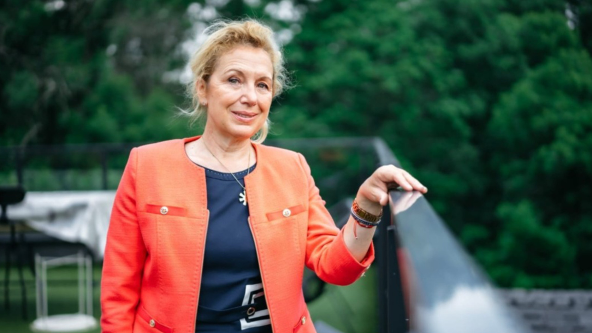 A Bridge of Words and Memory – Dimi Komanduci and The Charisma of Bulgarians