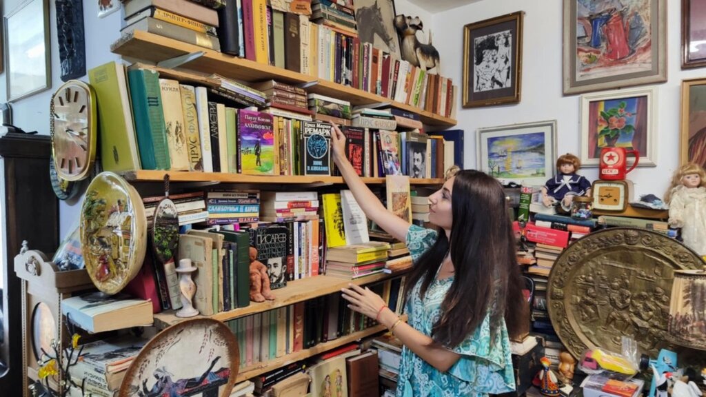 Антикварната книжарница на Анжела