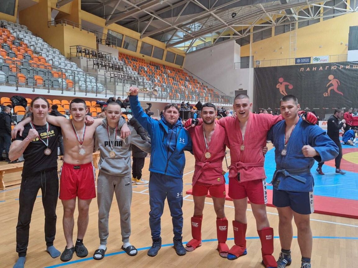 15 медала по самбо за Спартак-Русе