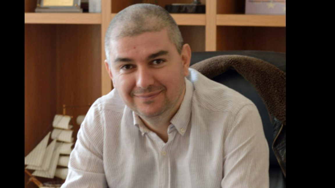 Емануил Манолов