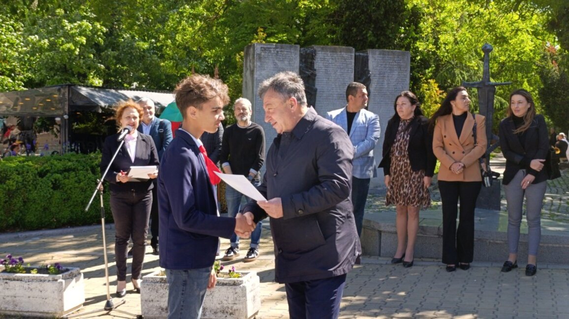 Наградиха победителите в конкурса „Моят Шумен“