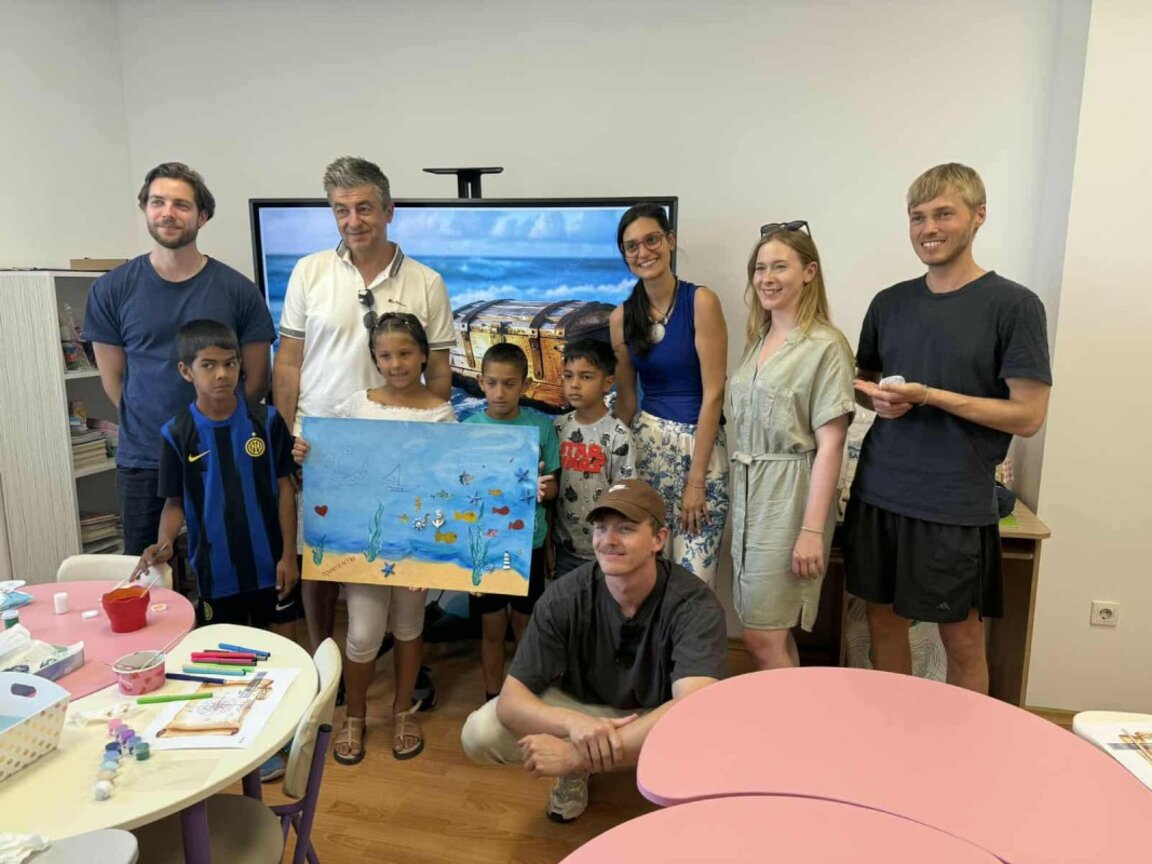 Семеен център "Яко детство" подкрепя децата в риск, надграждайки заниманията им в училище