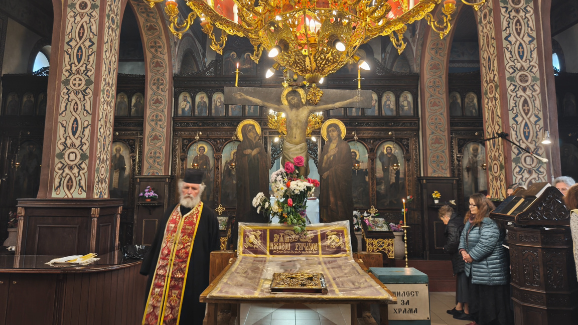 Изнасяне на Светата Плащеница в храм "Св. Георги Победоносец" Кърджали