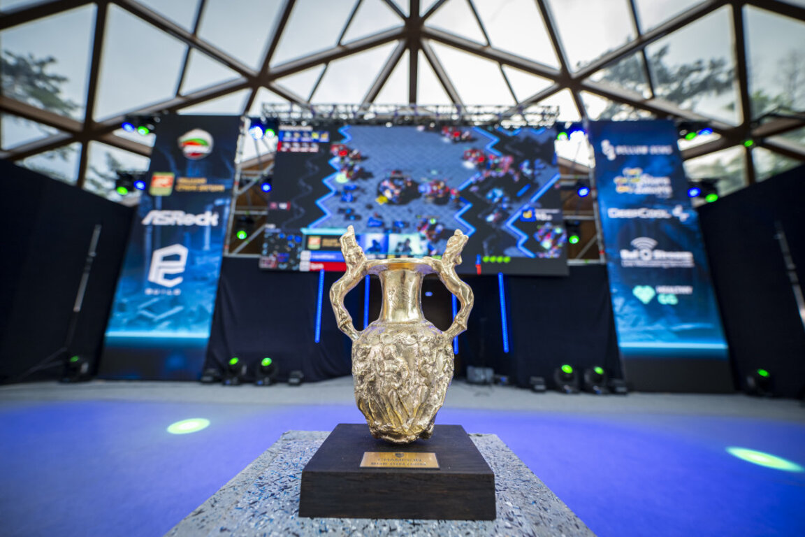 Геймъри от 10 държави мерят сили по StarCraft II в Стара Загора