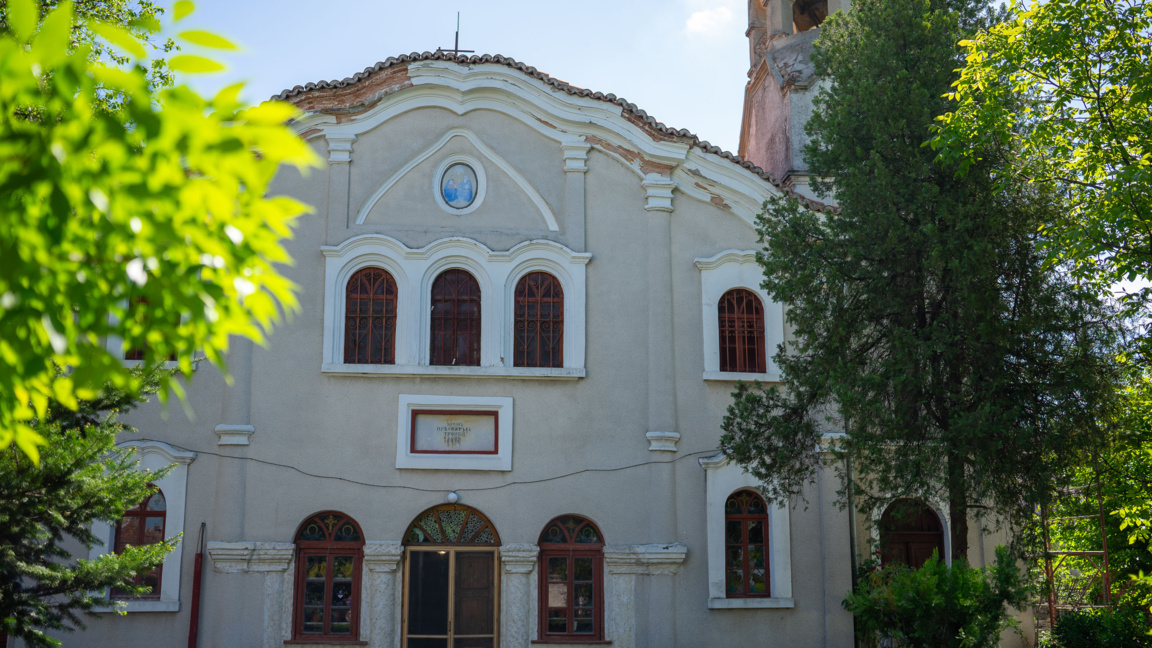 Храм "Св. Троица" в Ямбол