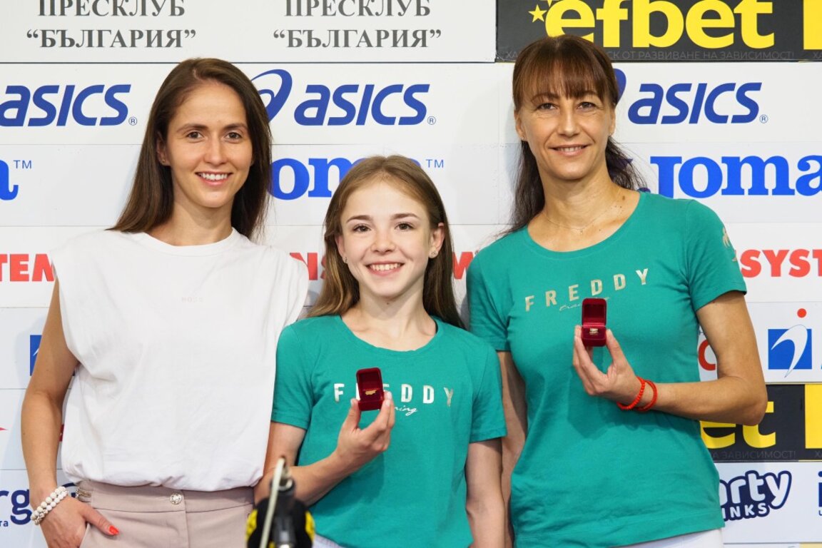 Невяна Владинова, Стилияна Николова иш Валентина Иванова (отляво-надясно)