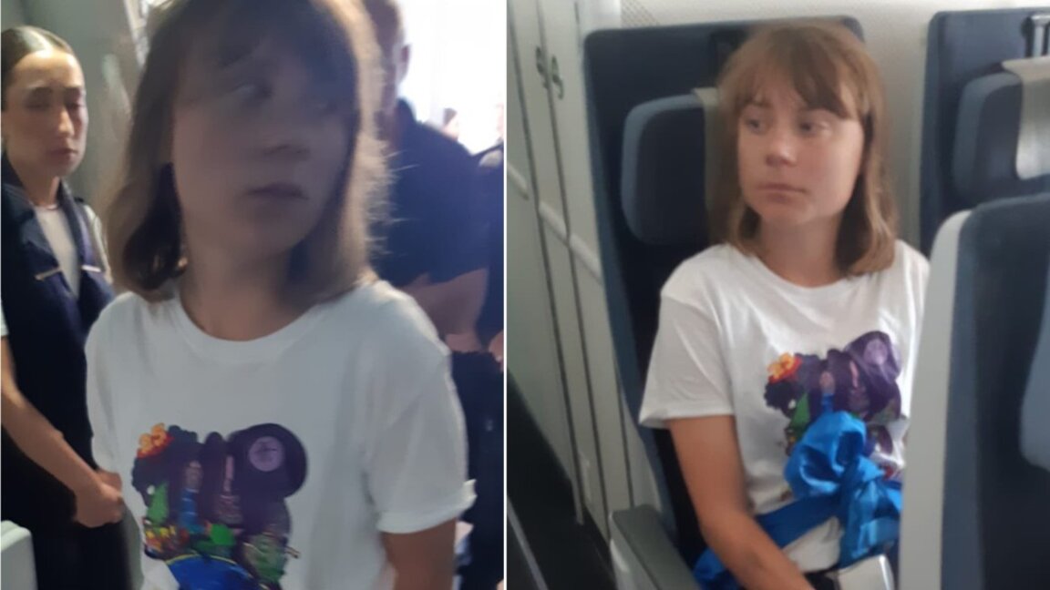 Грета Тунберг в самолета за Франция.