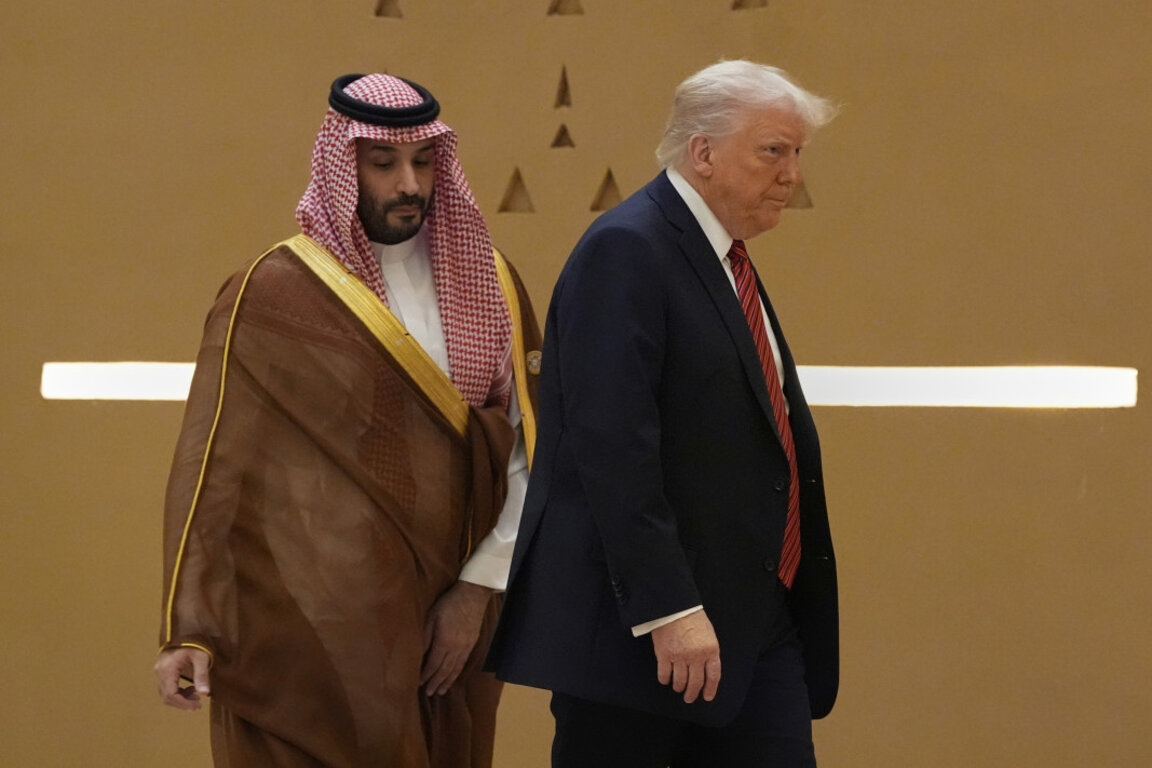 Тръмп със саудитския престолонаследник Мохамед бин Салман в Рияд.