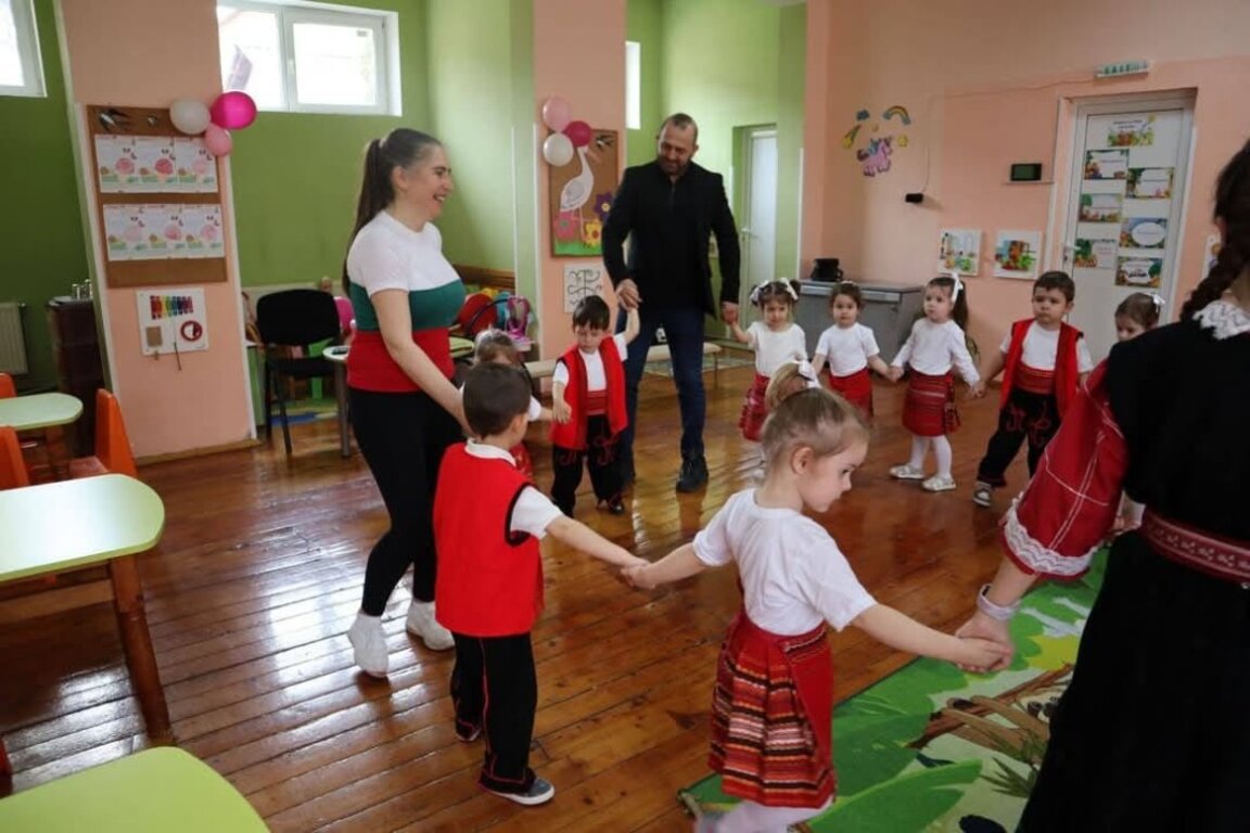 Родители представиха професиите си в детска градина в Мездра