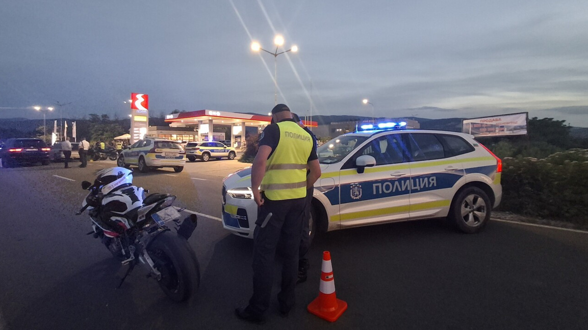 Десетки автомобили и хора бяха проверени при полицейска акция край Пловдив